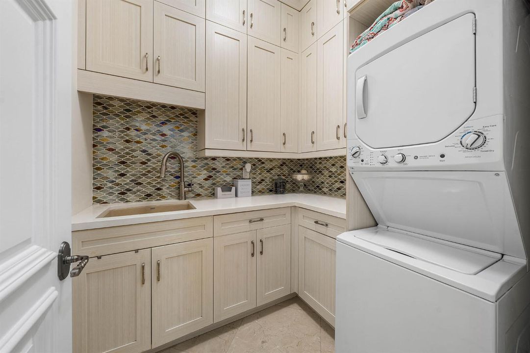 2225_West_Silver_Palm_Road_41