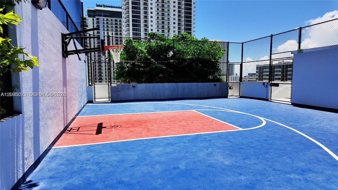 En Renta: $10,150 (3 camas, 3 baños, 1783 Pies cuadrados)