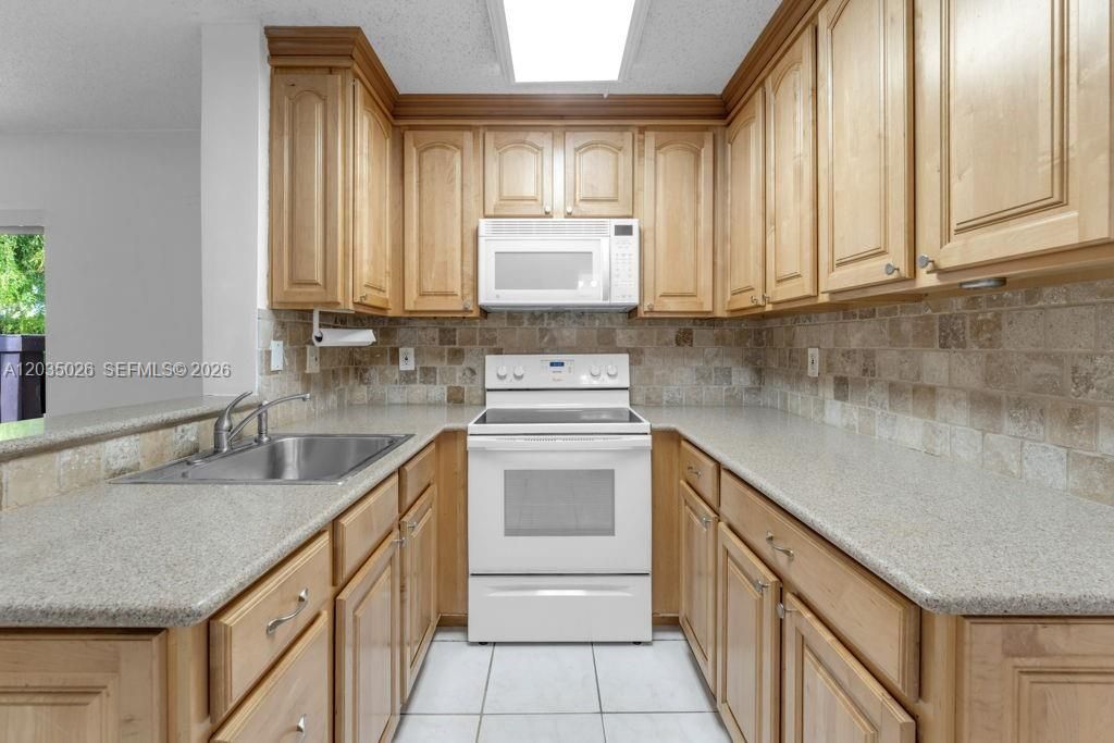 В аренду: $1,950 (1 спален, 1 ванн, 555 Квадратных фут)