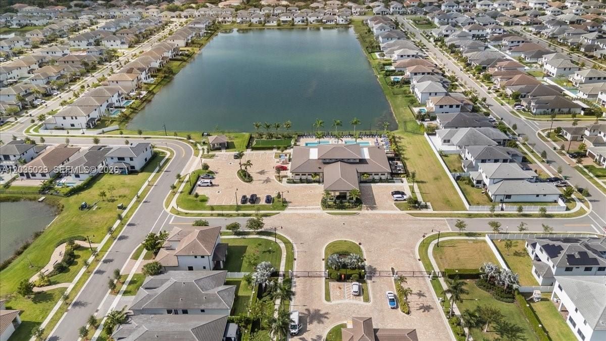 For Sale: $1,350,000 (5 beds, 4 baths, 3633 Square Feet)