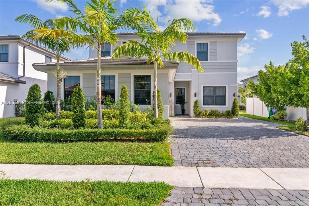 For Sale: $1,350,000 (5 beds, 4 baths, 3633 Square Feet)