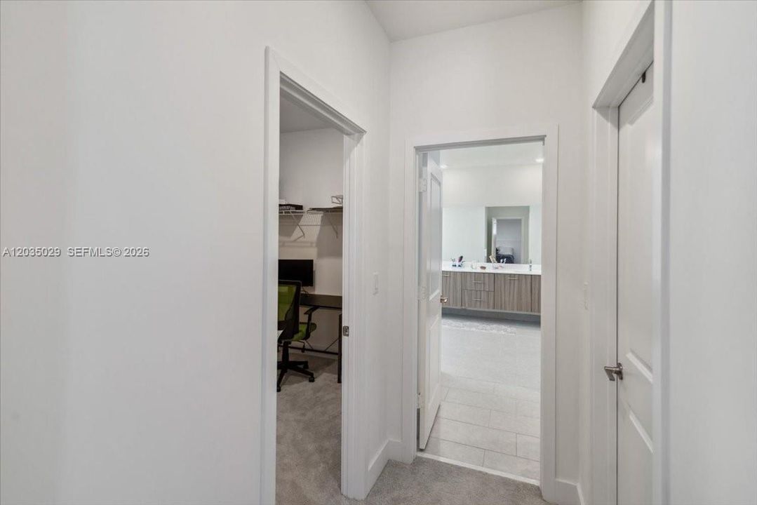 For Sale: $1,350,000 (5 beds, 4 baths, 3633 Square Feet)
