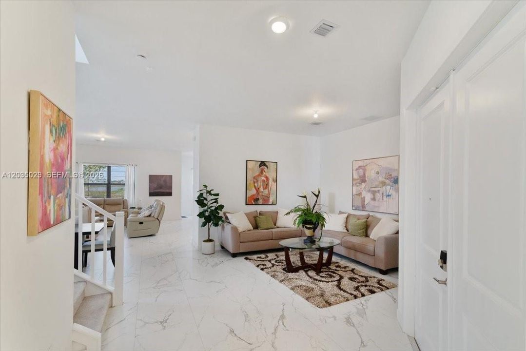 For Sale: $1,350,000 (5 beds, 4 baths, 3633 Square Feet)