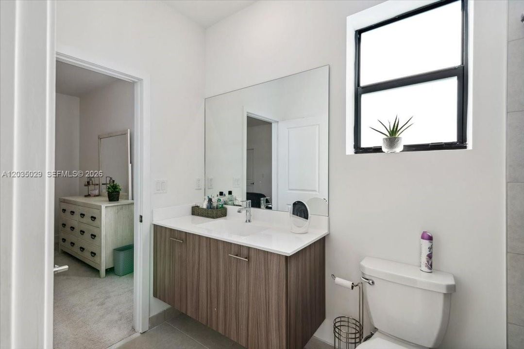 For Sale: $1,350,000 (5 beds, 4 baths, 3633 Square Feet)