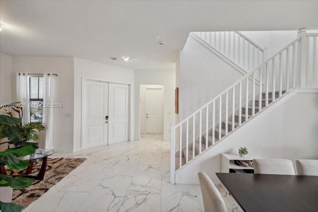 For Sale: $1,350,000 (5 beds, 4 baths, 3633 Square Feet)
