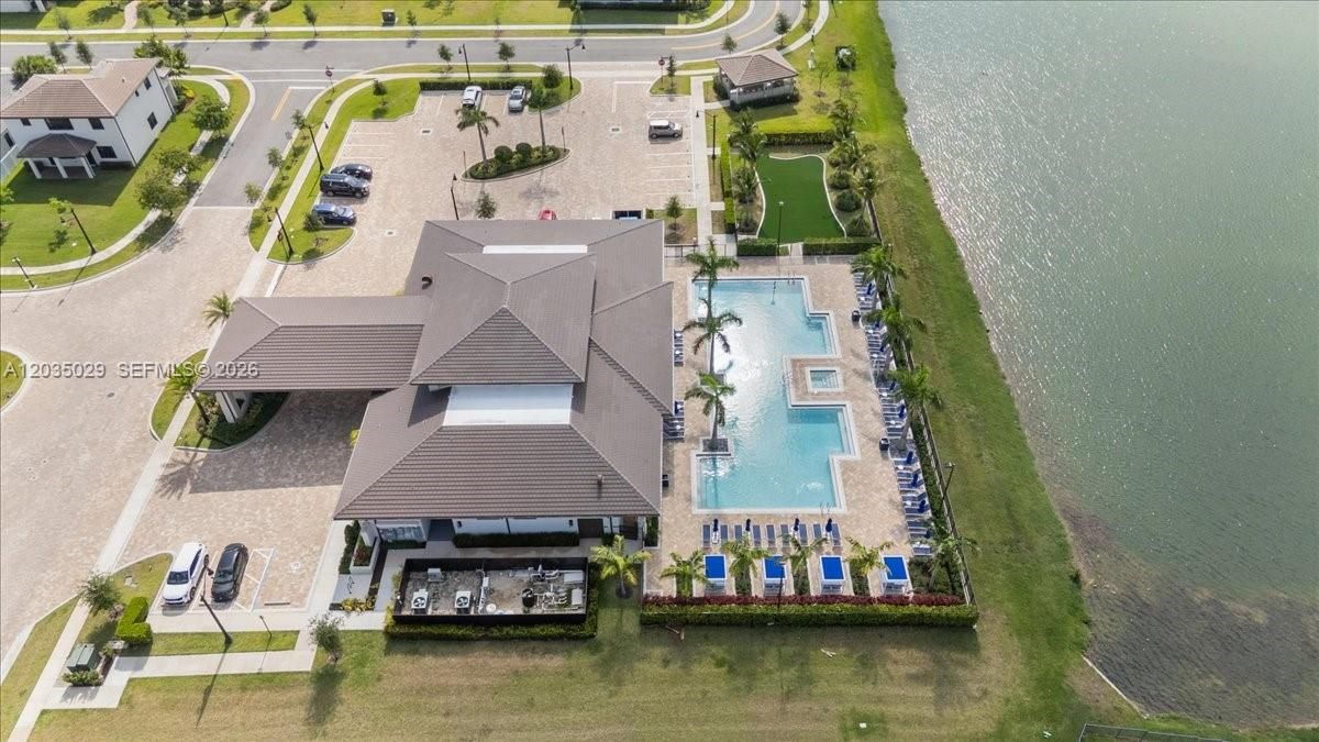 For Sale: $1,350,000 (5 beds, 4 baths, 3633 Square Feet)