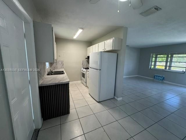 For Sale: $519,900 (4 beds, 2 baths, 1225 Square Feet)