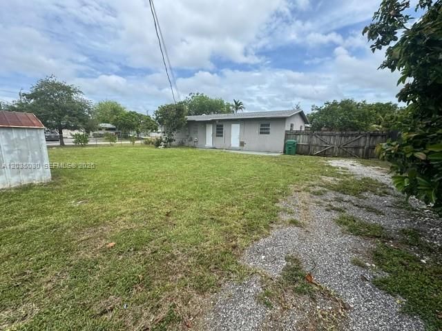 For Sale: $519,900 (4 beds, 2 baths, 1225 Square Feet)