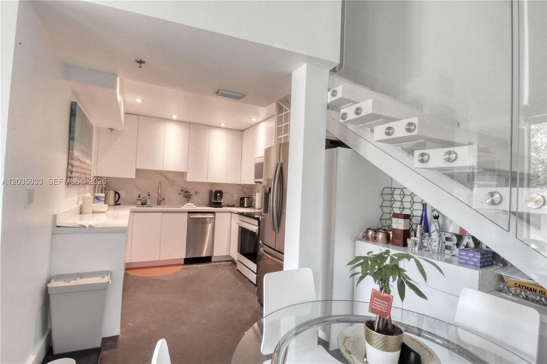 For Rent: $6,200 (2 beds, 2 baths, 1166 Square Feet)