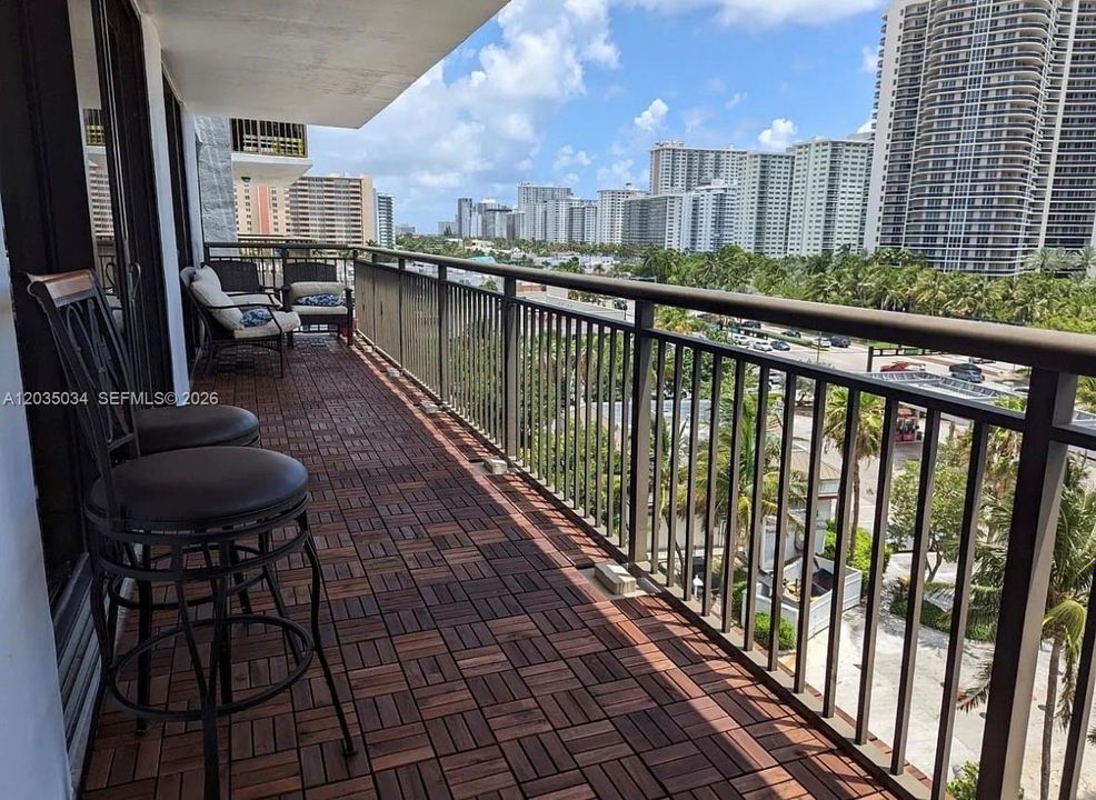 For Rent: $3,500 (2 beds, 2 baths, 1100 Square Feet)