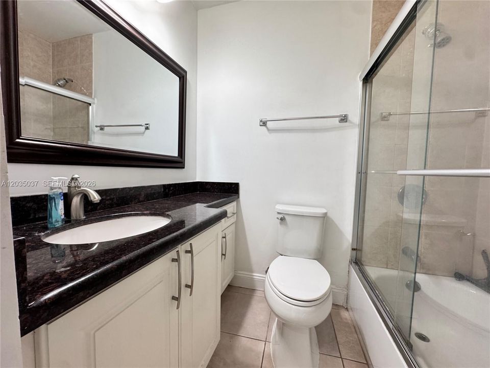For Rent: $2,100 (2 beds, 1 baths, 657 Square Feet)