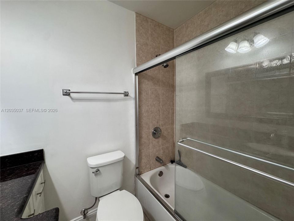 For Rent: $2,100 (2 beds, 1 baths, 657 Square Feet)