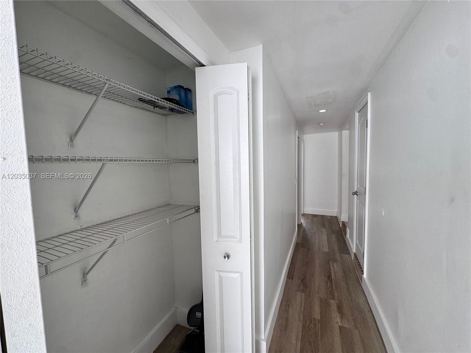 For Rent: $2,100 (2 beds, 1 baths, 657 Square Feet)