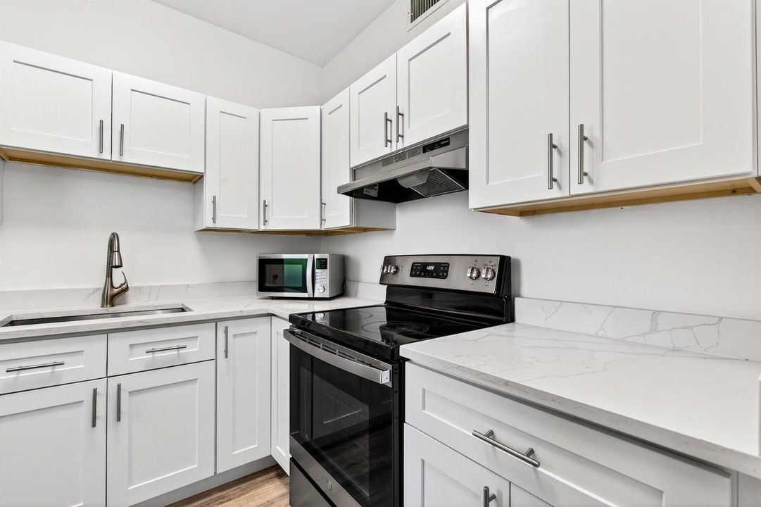 Horizon 104 KITCHEN AREA-5