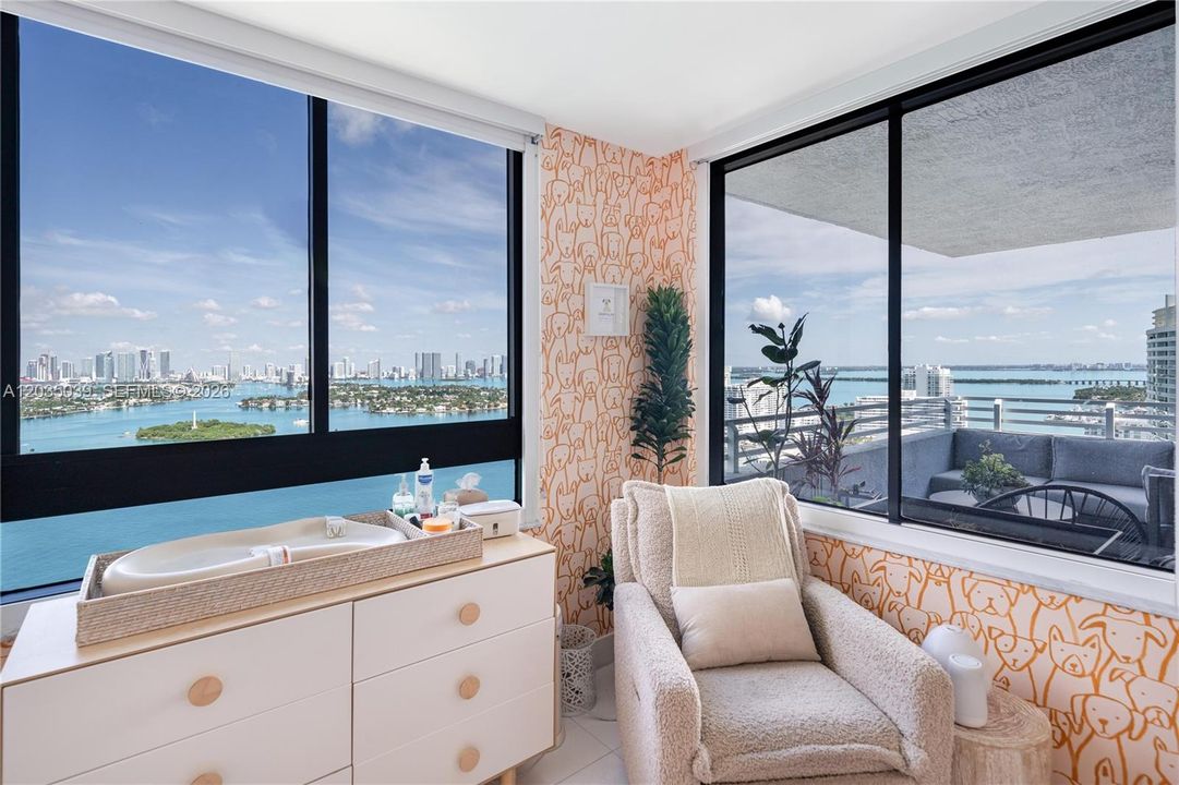 For Sale: $1,400,000 (2 beds, 2 baths, 1262 Square Feet)