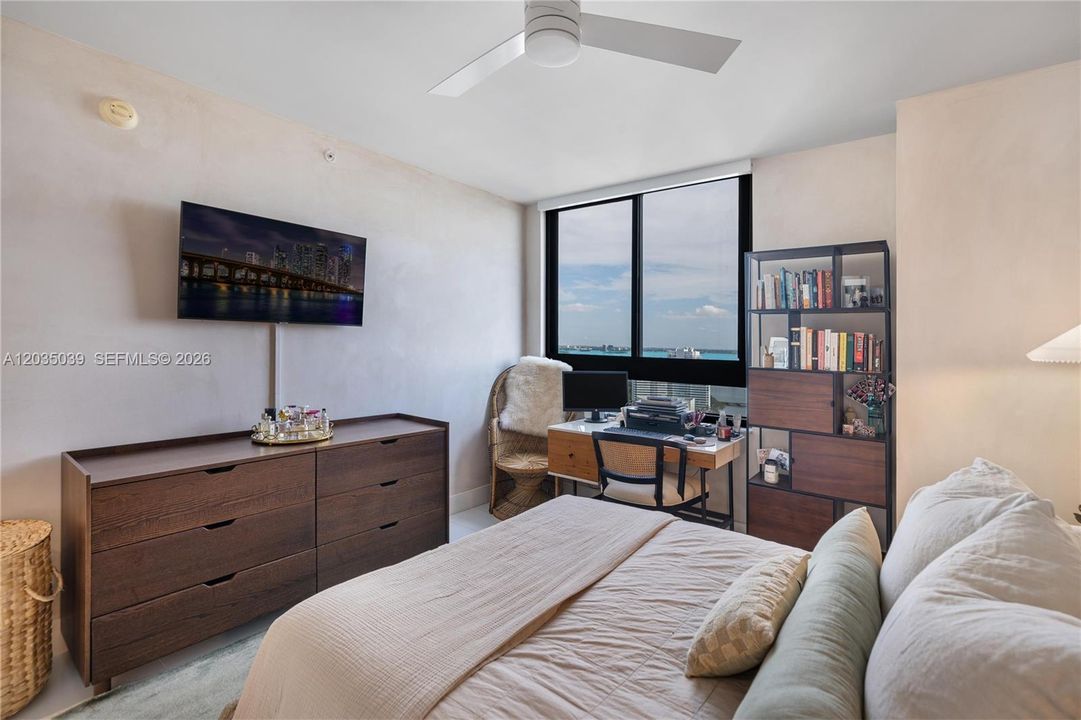 For Sale: $1,400,000 (2 beds, 2 baths, 1262 Square Feet)