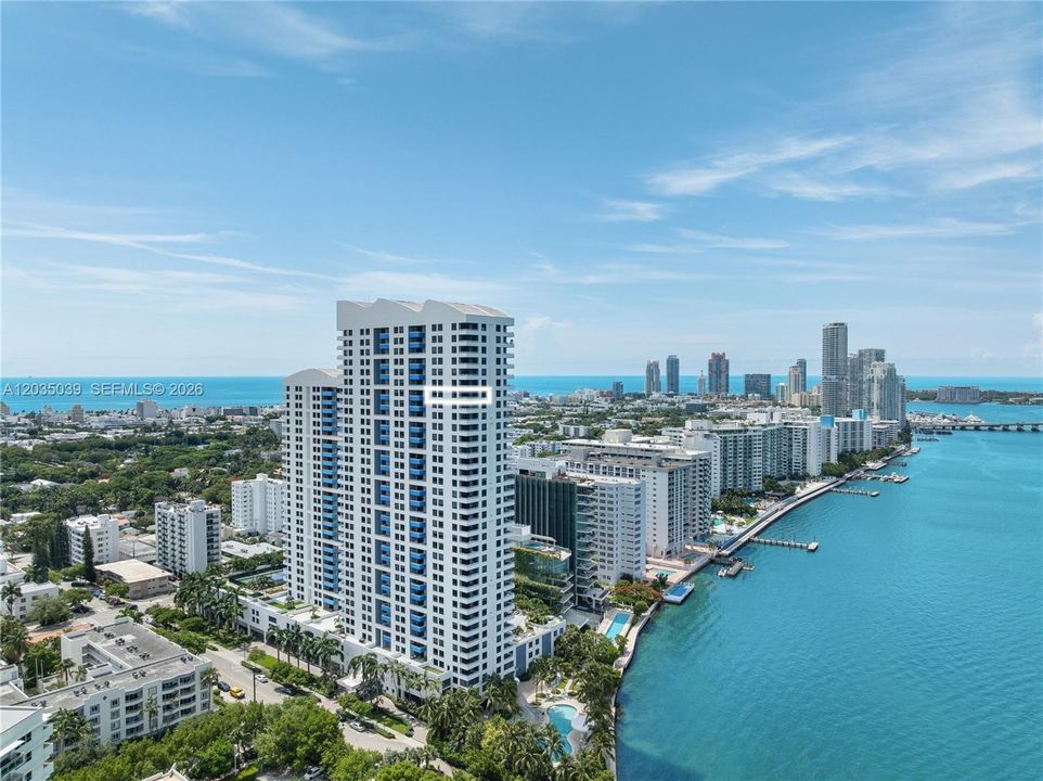 For Sale: $1,400,000 (2 beds, 2 baths, 1262 Square Feet)