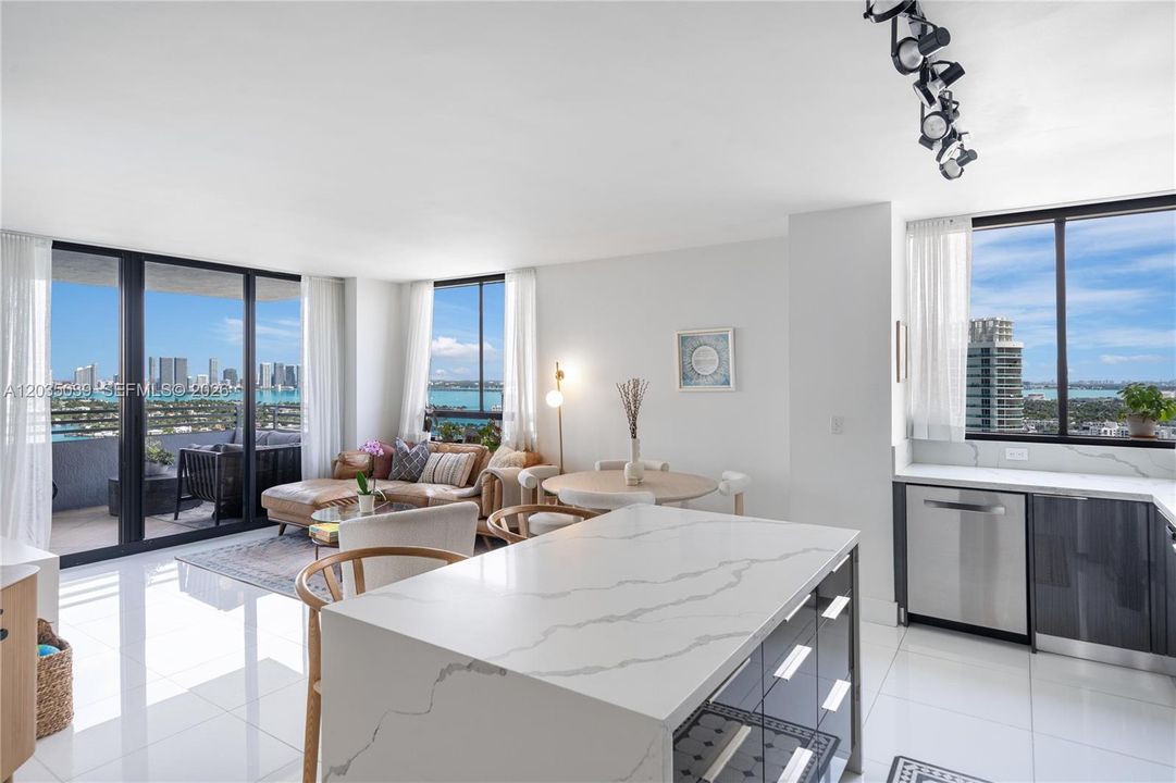 For Sale: $1,400,000 (2 beds, 2 baths, 1262 Square Feet)