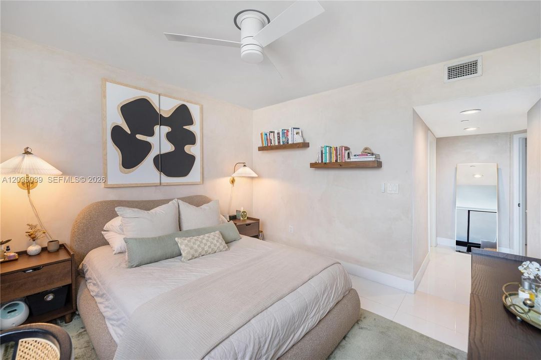 For Sale: $1,400,000 (2 beds, 2 baths, 1262 Square Feet)