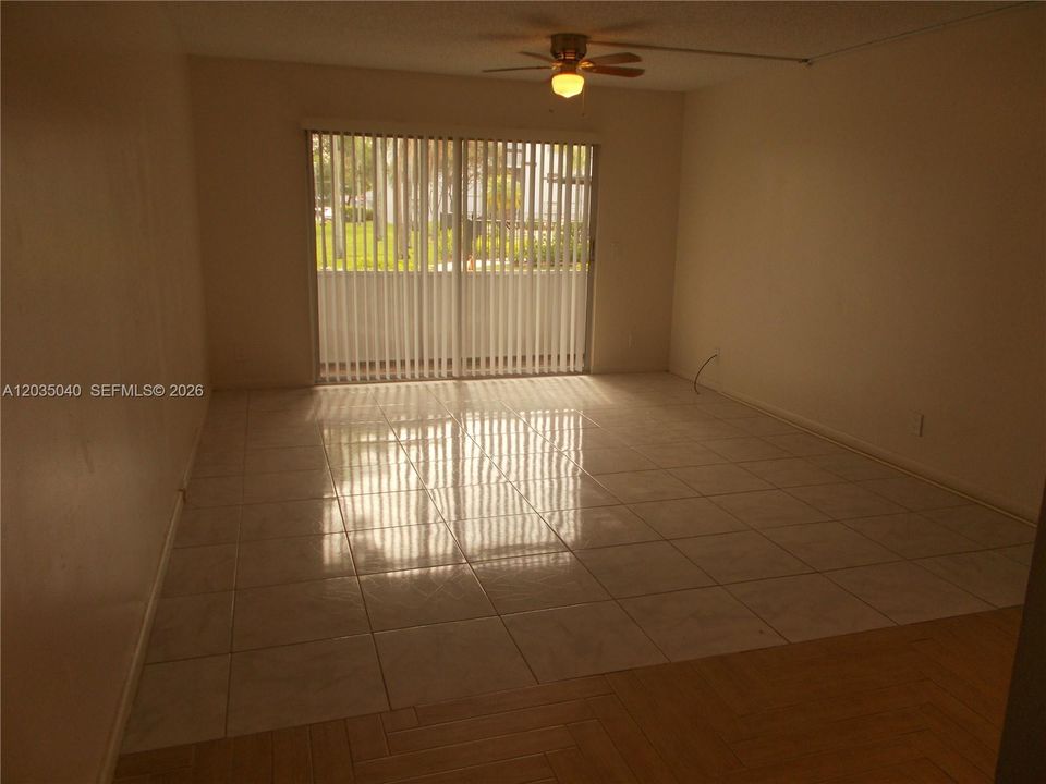 For Rent: $1,550 (0 beds, 1 baths, 514 Square Feet)