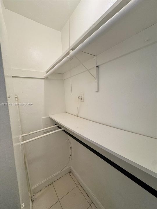 For Rent: $1,200 (0 beds, 1 baths, 1870 Square Feet)