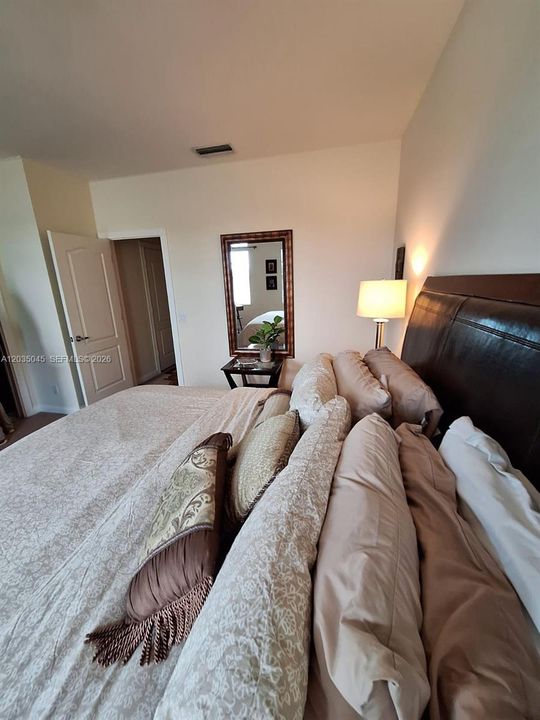 For Rent: $2,990 (3 beds, 2 baths, 1298 Square Feet)