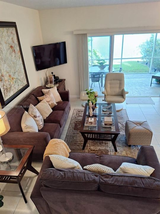 For Rent: $2,990 (3 beds, 2 baths, 1298 Square Feet)
