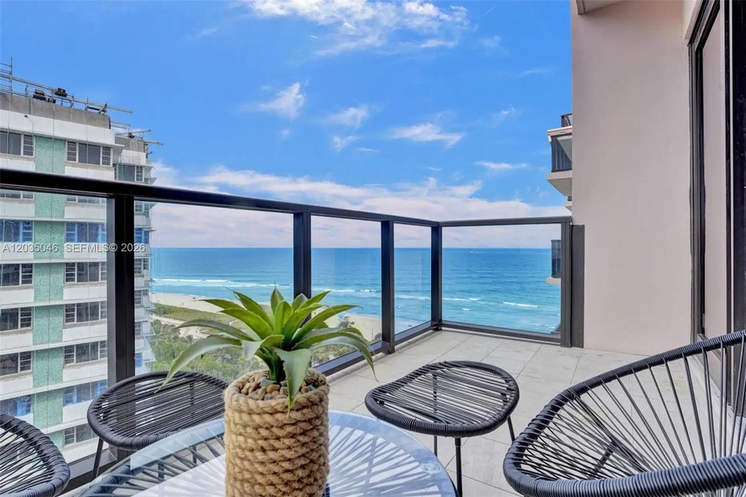For Sale: $550,000 (2 beds, 2 baths, 960 Square Feet)