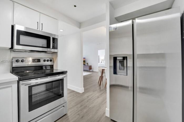 For Sale: $550,000 (2 beds, 2 baths, 960 Square Feet)