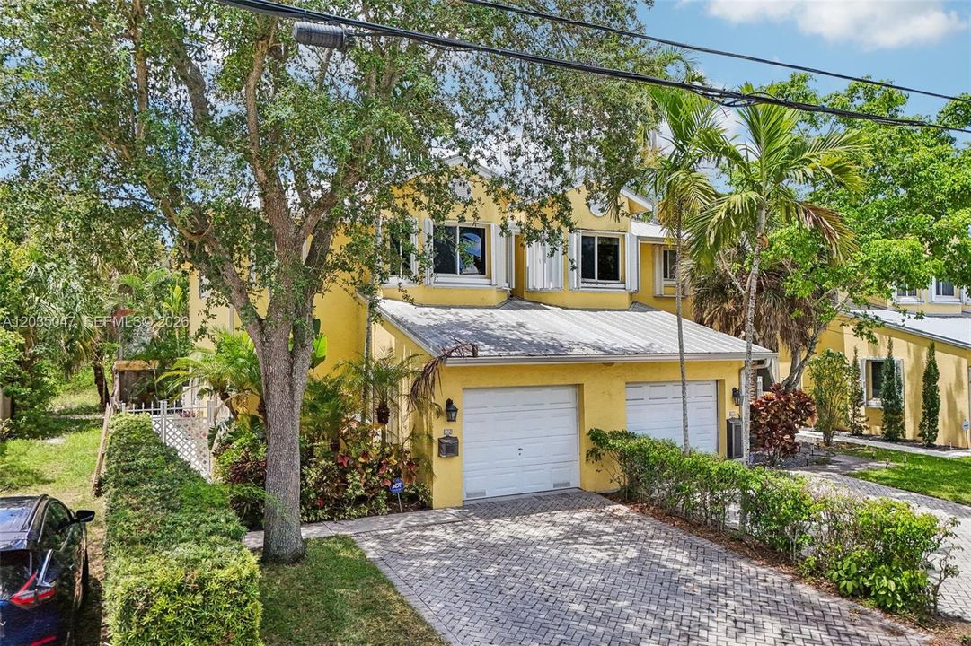 For Sale: $640,000 (3 beds, 2 baths, 1740 Square Feet)