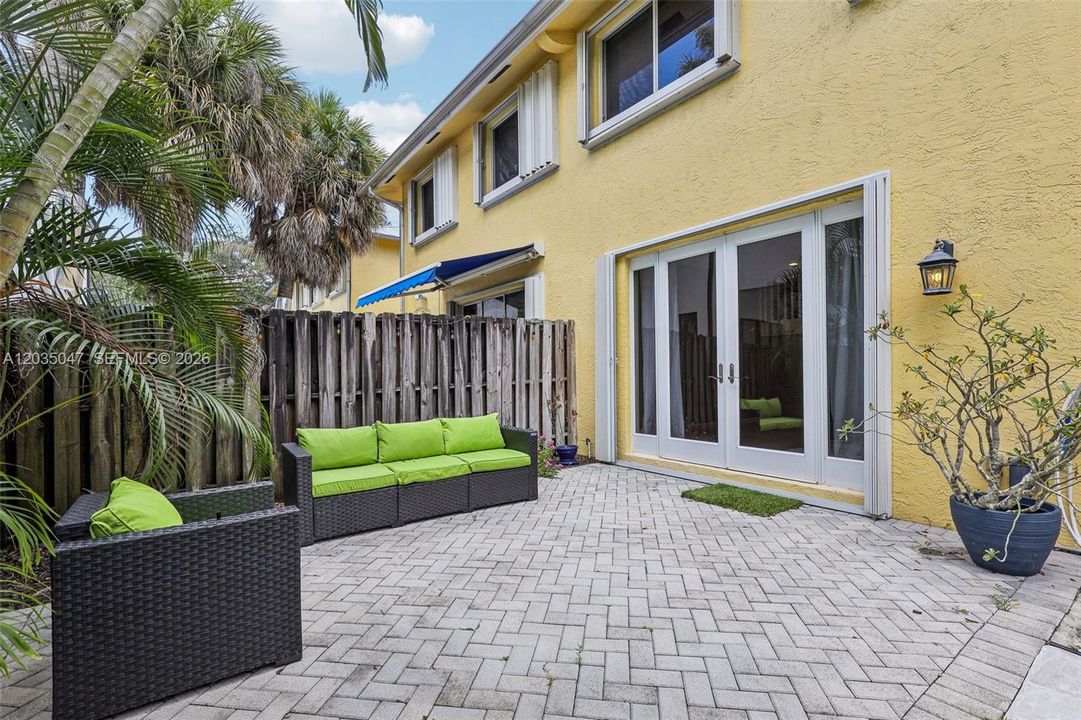 For Sale: $640,000 (3 beds, 2 baths, 1740 Square Feet)