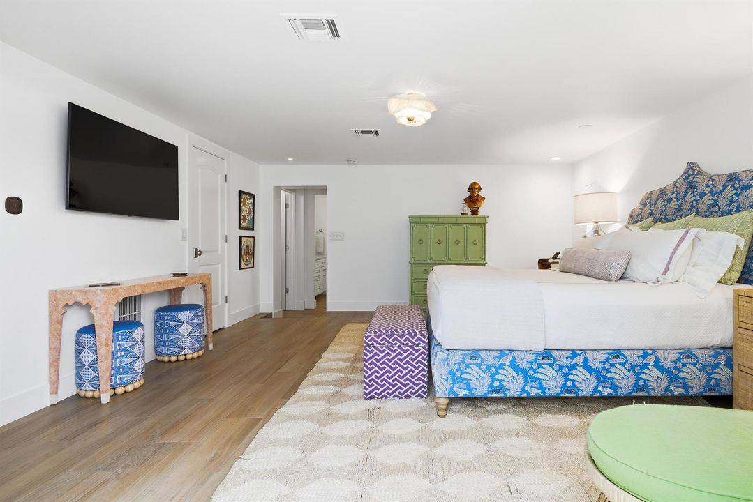 251-GREGORY-PLACE-33405-044