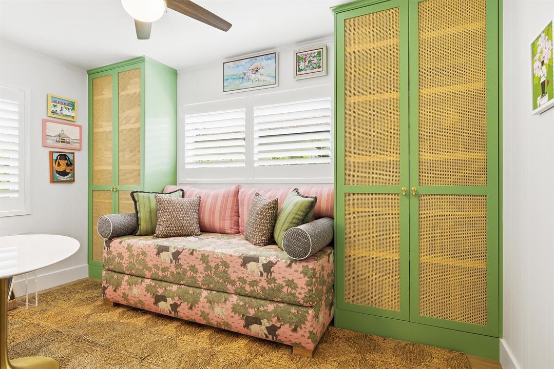 251-GREGORY-PLACE-33405-061