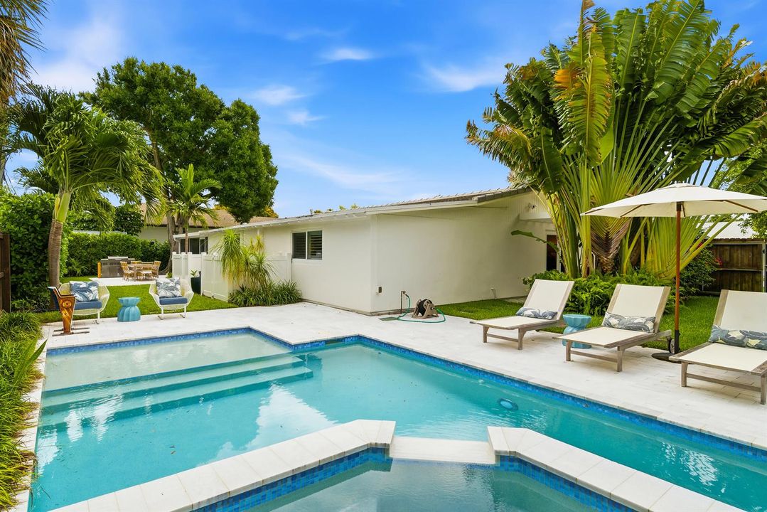 251-GREGORY-PLACE-33405-038