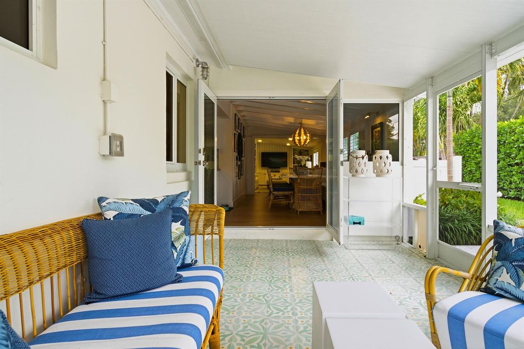 251-GREGORY-PLACE-33405-027