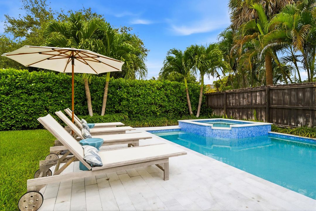 251-GREGORY-PLACE-33405-036