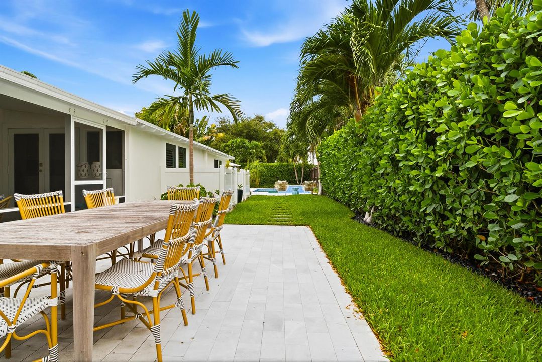 251-GREGORY-PLACE-33405-030