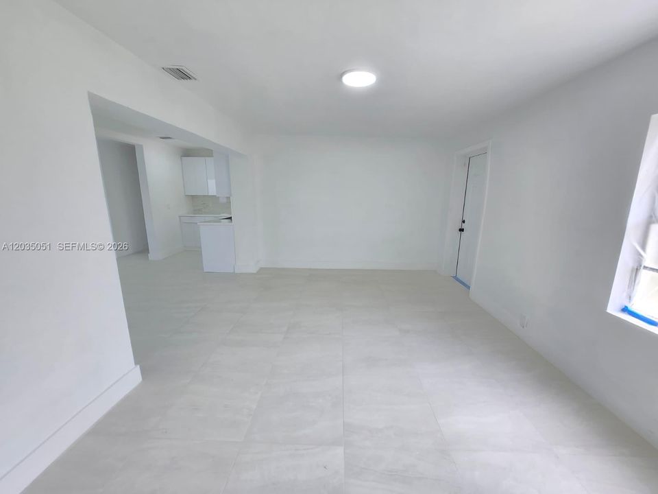 En Venta: $579,900 (4 camas, 2 baños, 1344 Pies cuadrados)