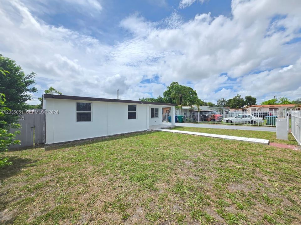 En Venta: $579,900 (4 camas, 2 baños, 1344 Pies cuadrados)