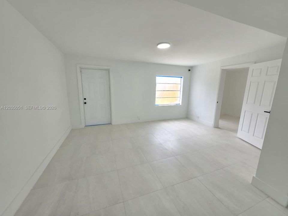 En Venta: $579,900 (4 camas, 2 baños, 1344 Pies cuadrados)