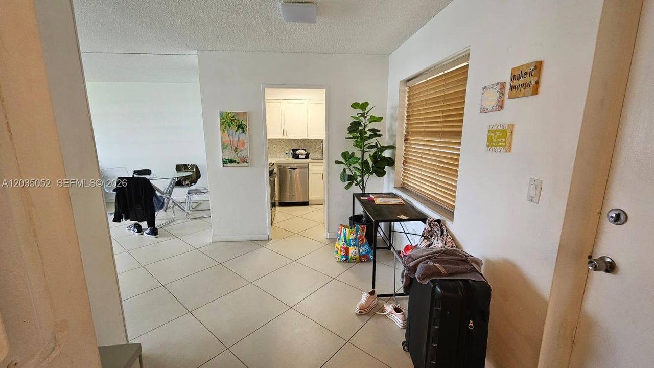 В аренду: $2,000 (1 спален, 1 ванн, 639 Квадратных фут)
