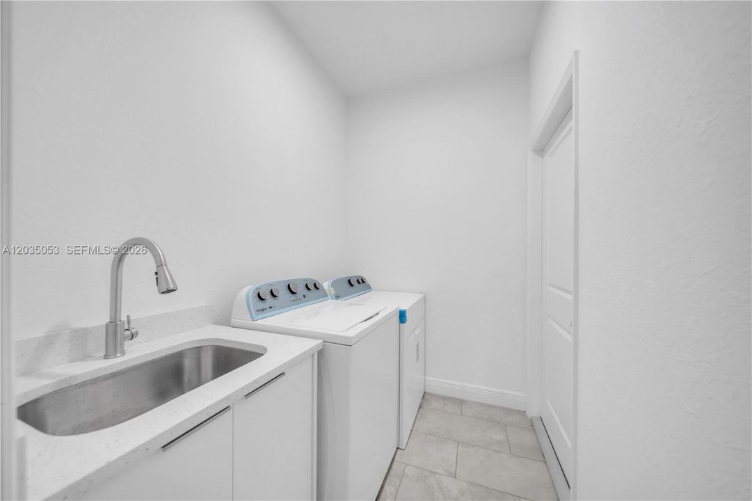 For Sale: $319,900 (3 beds, 2 baths, 1503 Square Feet)