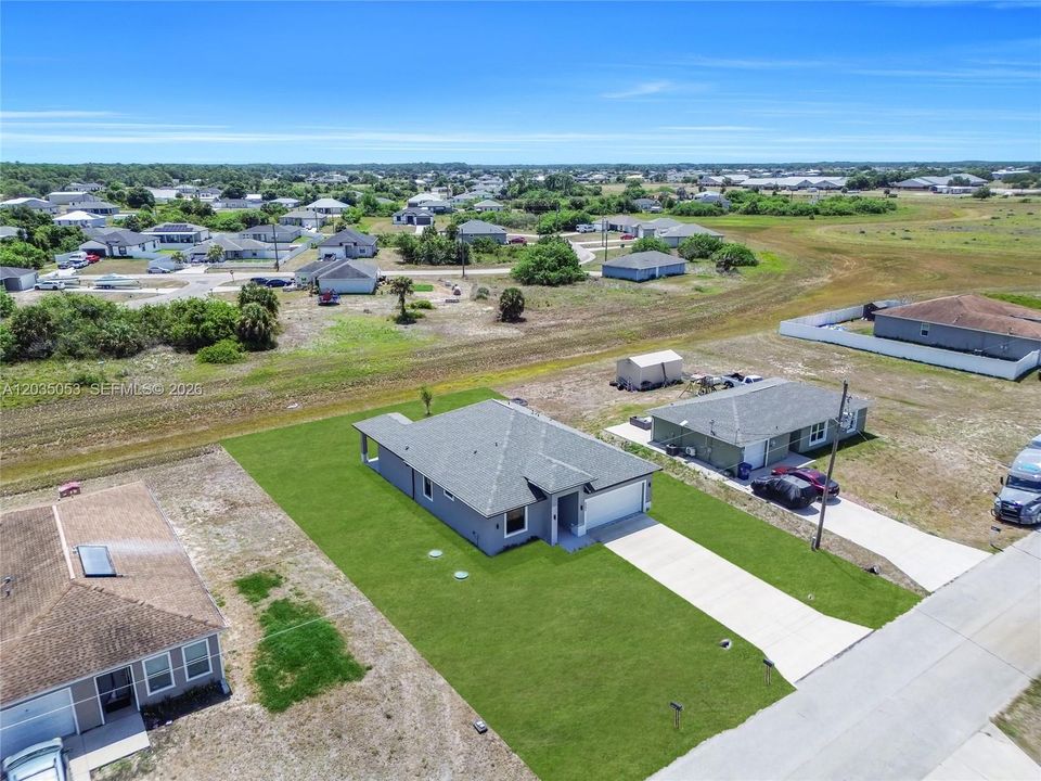 For Sale: $319,900 (3 beds, 2 baths, 1503 Square Feet)