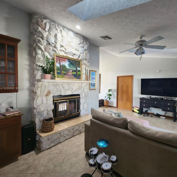 For Rent: $4,600 (4 beds, 3 baths, 2597 Square Feet)