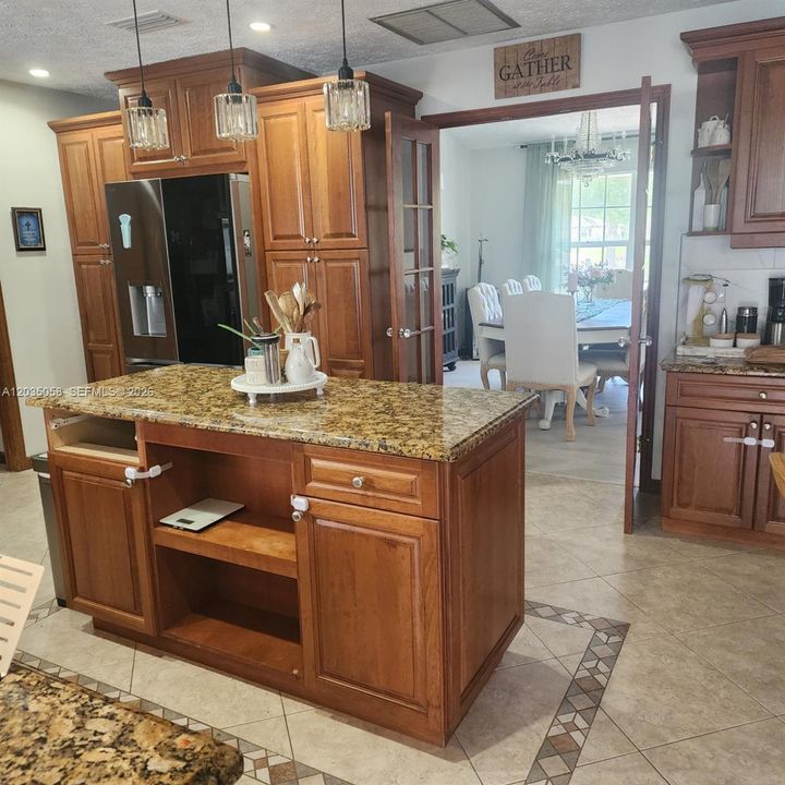 For Rent: $4,600 (4 beds, 3 baths, 2597 Square Feet)
