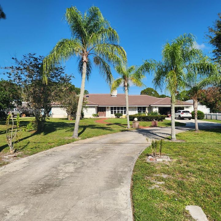 For Rent: $4,600 (4 beds, 3 baths, 2597 Square Feet)