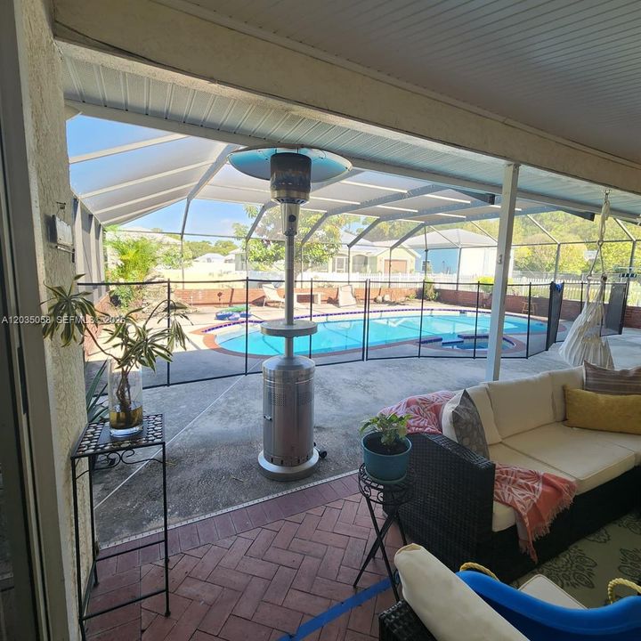 For Rent: $4,600 (4 beds, 3 baths, 2597 Square Feet)