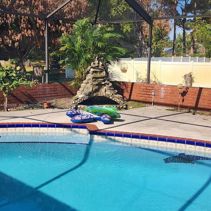 For Rent: $4,600 (4 beds, 3 baths, 2597 Square Feet)