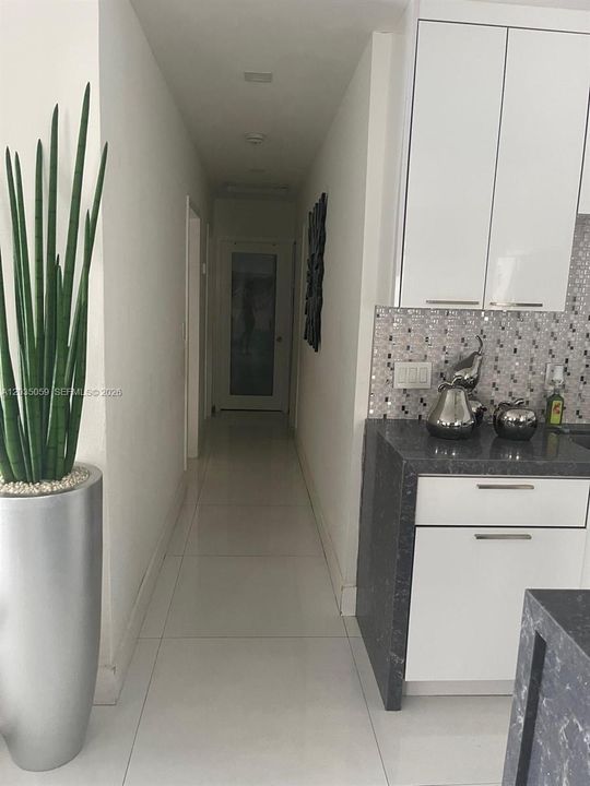 For Sale: $550,000 (3 beds, 1 baths, 1012 Square Feet)
