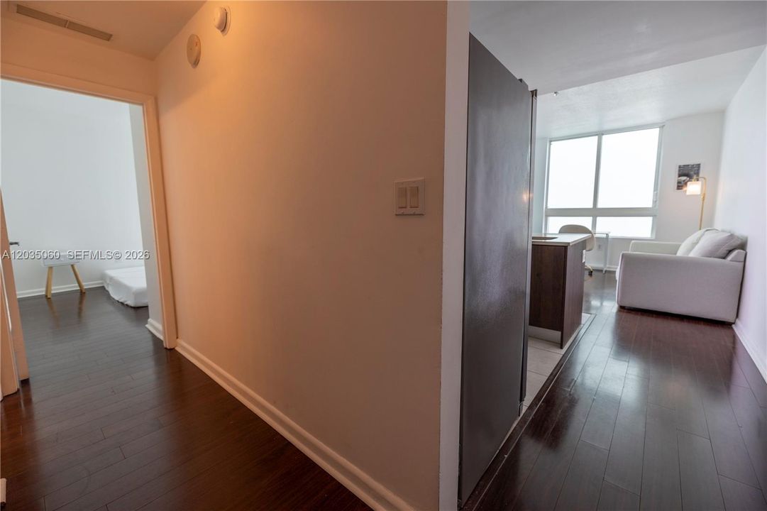 For Rent: $2,700 (1 beds, 1 baths, 651 Square Feet)